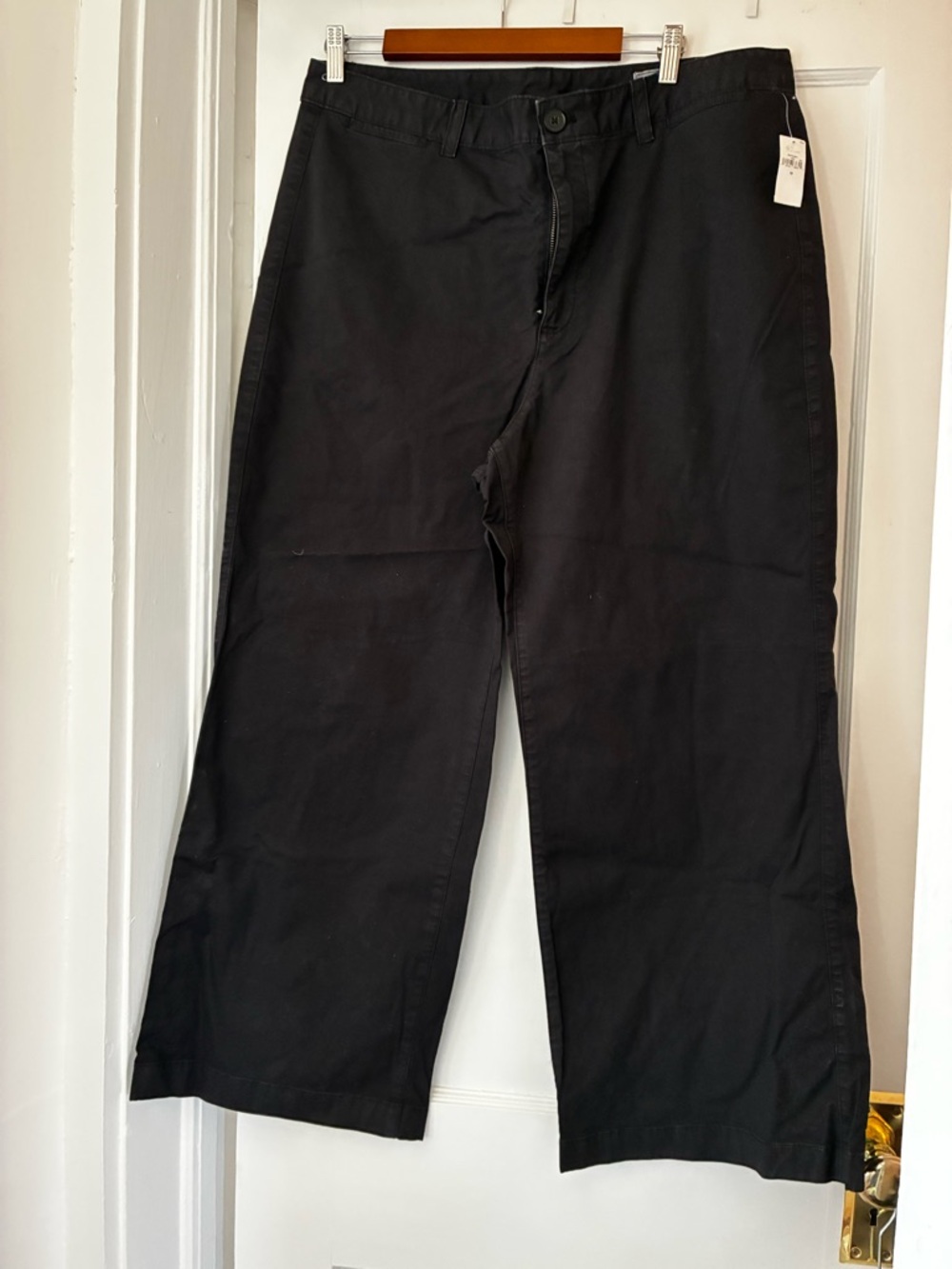 NWTGAP Black Wide Leg Pants chino